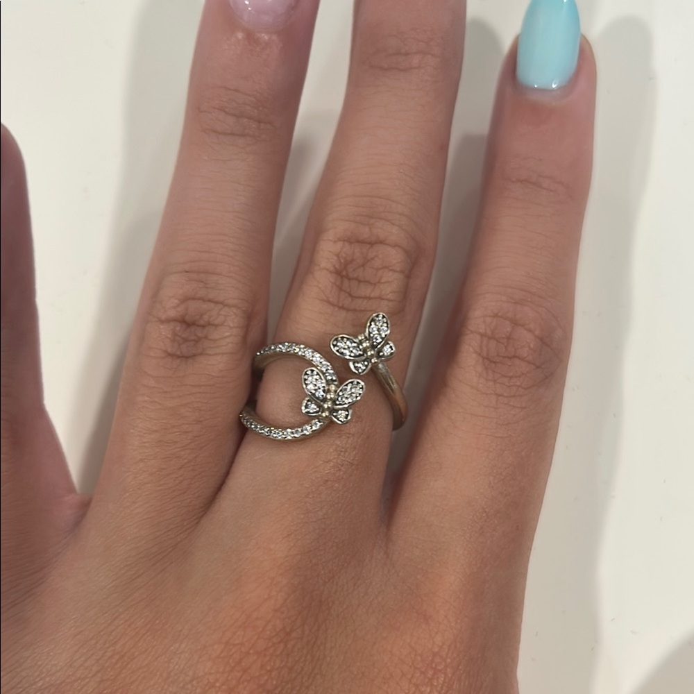 Elegant Butterfly Ring with Crystals